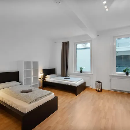Moderne Mit Badewanne Und Kueche *