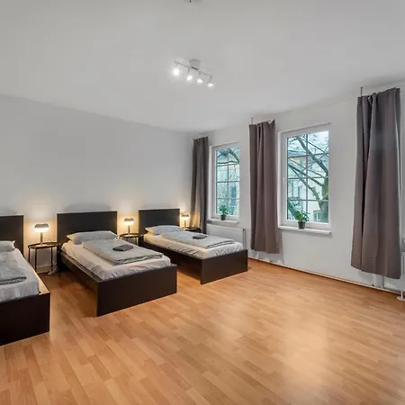 Apartment Moderne Mit Badewanne Und Kueche